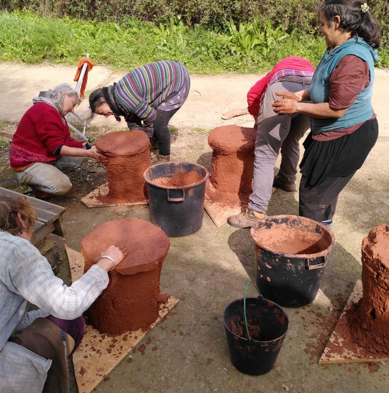 End of February/beginning of March: BeeDay 4 “Creating a Bee Friendly Hive”